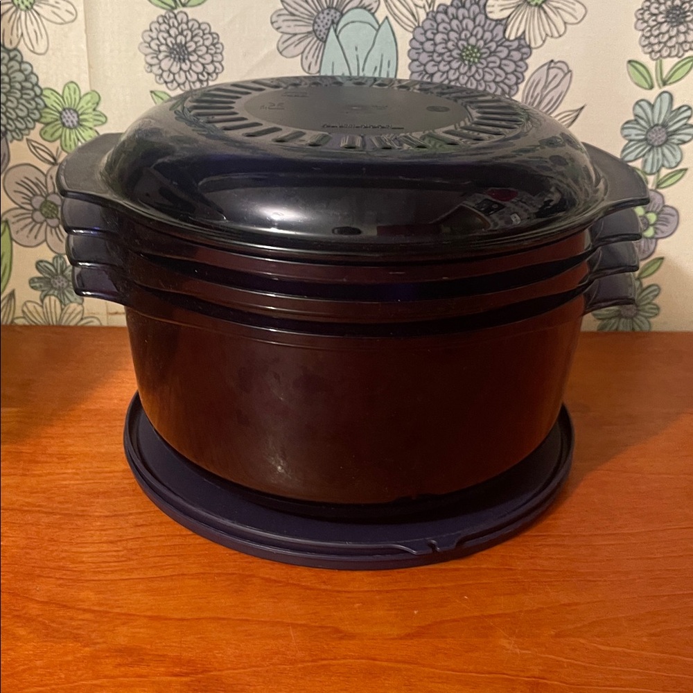 Tupperware Midnight Blue microwave wave stacker cooker